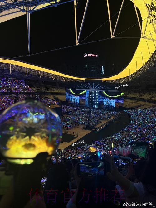 六台主持人:皇马下场主场为乌戈-加蒂默哀一分钟 六台主持人:皇马下场主场为乌戈-加蒂默哀一分钟